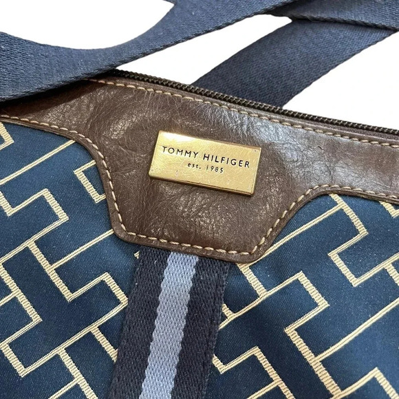 Tommy Hilfiger Navy Logo Print Canvas Crossbody Bag - Picture 3 of 8